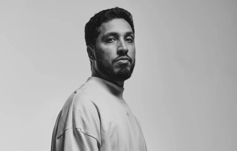 Rashid lança “Um Novo Tom”, releitura de “Um Tom de Azul”