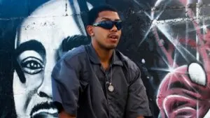 Jovem CH lança clipe de "ISSO QUE É TER SUCESSO" um ano após álbum