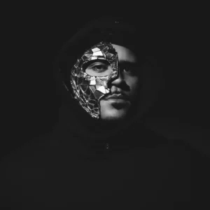 TOKIODK lança álbum 'Estilhaços & Cicatrizes (2º Ato)'